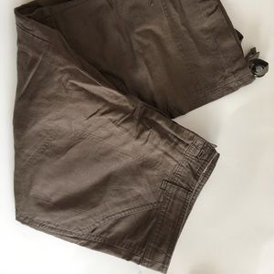 Banana Republic brown linen Capri